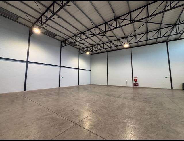 751M² FACTORY TO LET IN STIKLAND INDUSTRIAL